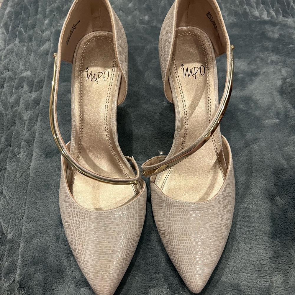 Heels brand new